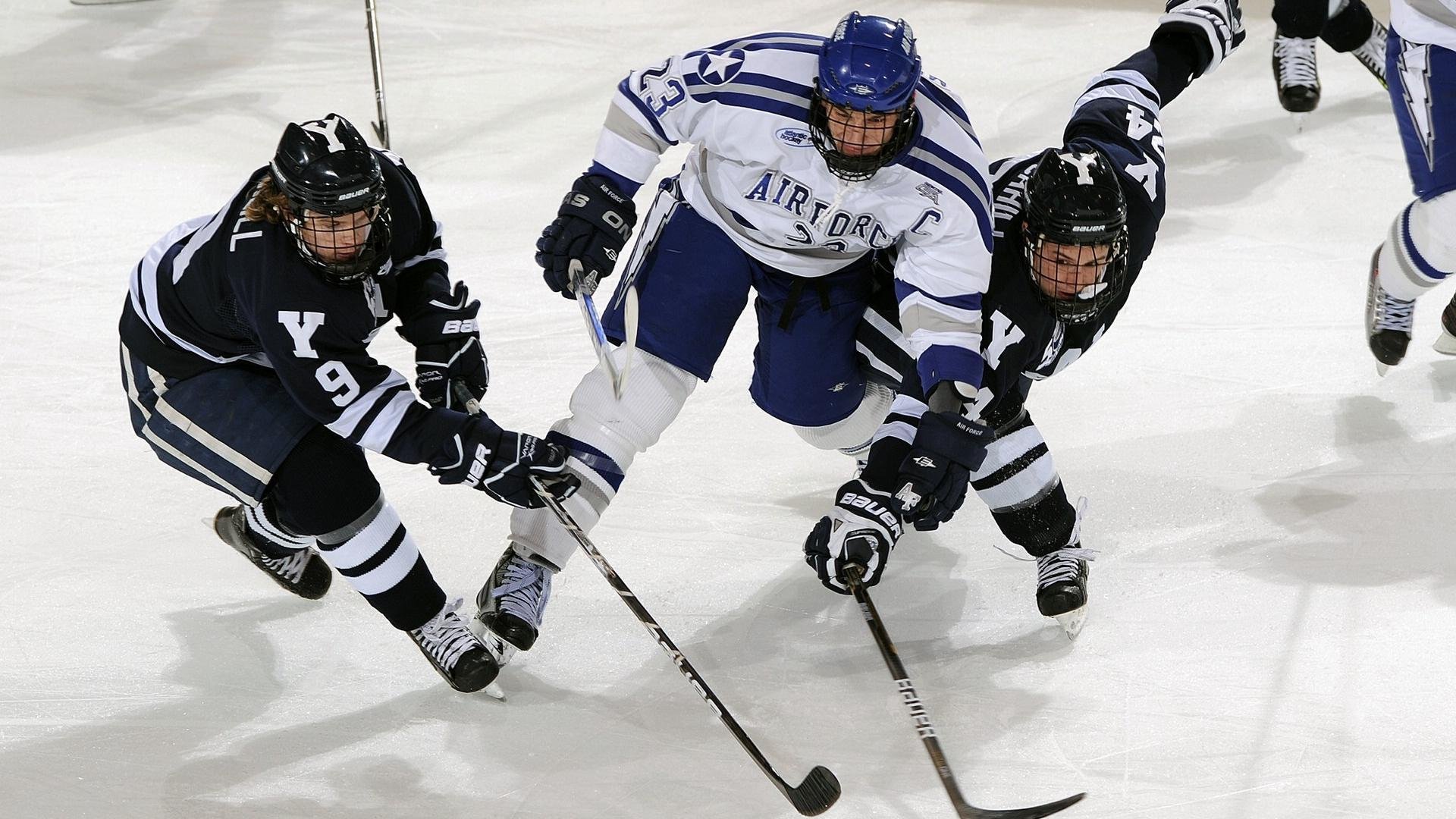 英超争冠之夜，三笘薰展现巨星价值，日本飞翼改写亚洲足球历史