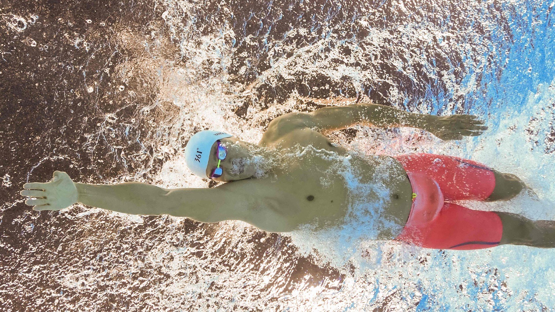 独一争锋，拉塞尔率雷诺力克索伯，诠释赛道上的唯一性